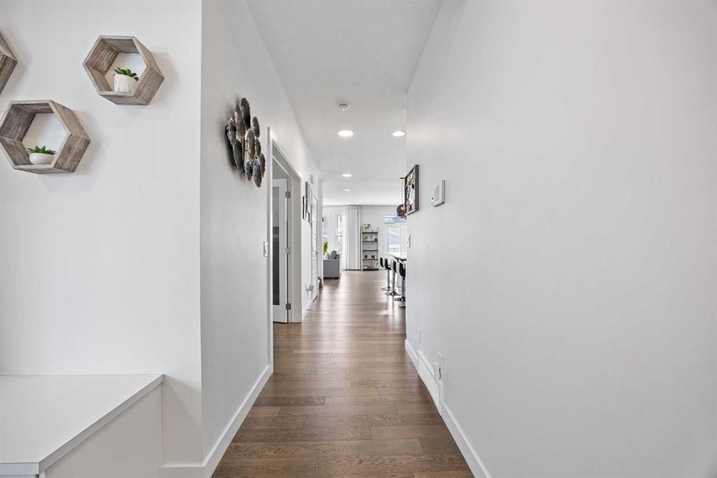 10 Evansfield Green NW, Calgary — photo 4 of 43