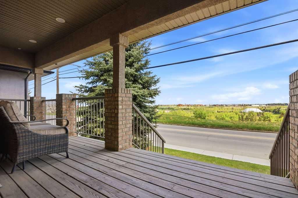 2727 6 Street NE, Calgary — photo 4 of 50