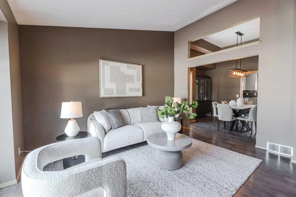 135 Canterbury Court SW, Calgary — photo 4 of 50