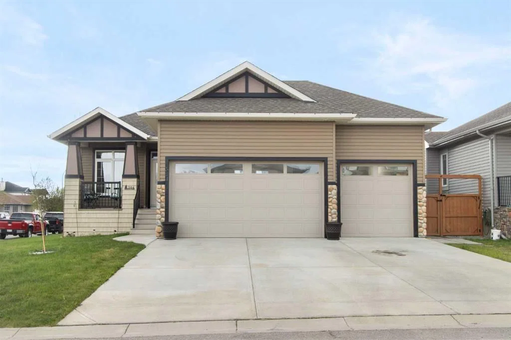 504 Harrison Court, Crossfield — photo 3 of 44