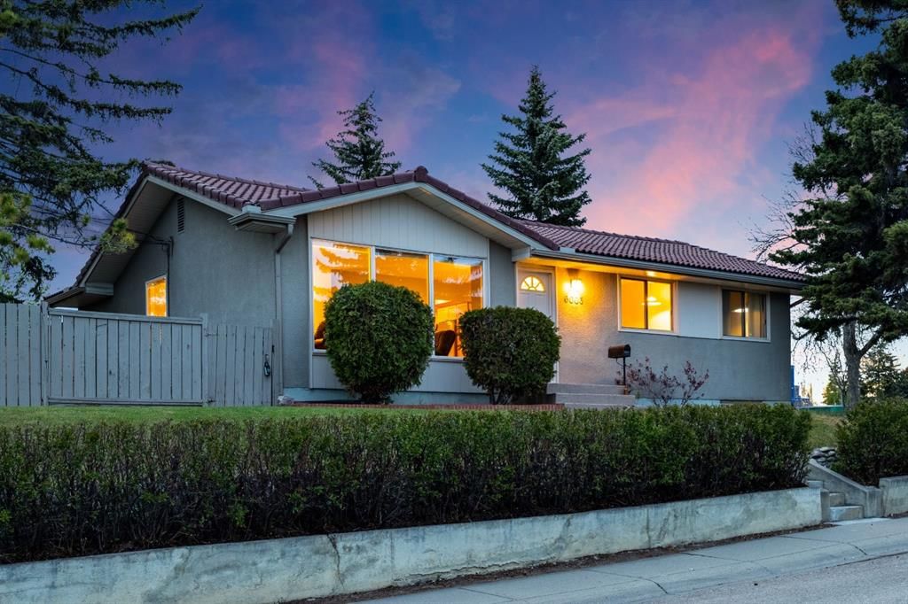 6003 Legsby Road SW, Calgary — photo 3 of 41