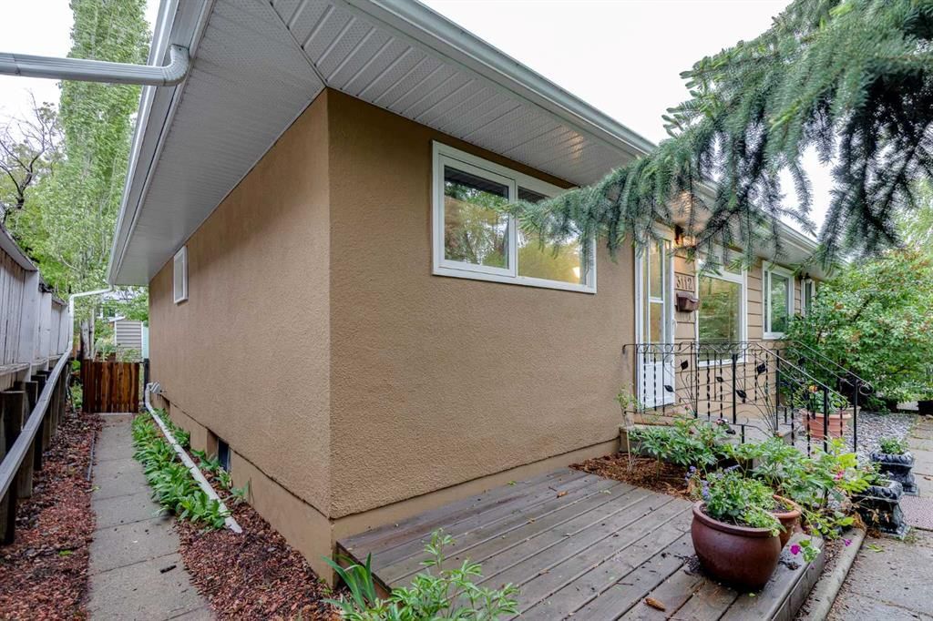3112 42 Street SW, Calgary — photo 2 of 35