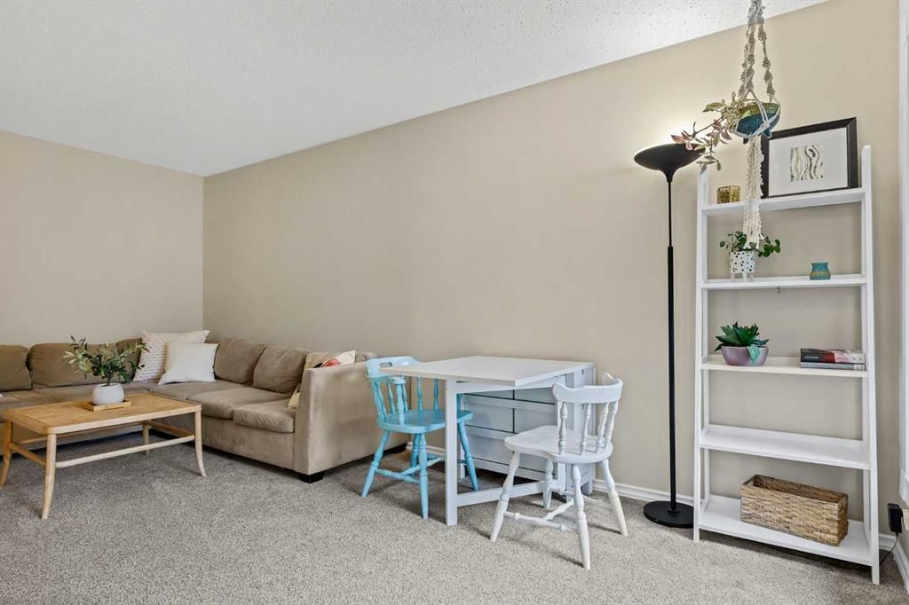 3112 42 Street SW, Calgary — photo 5 of 35