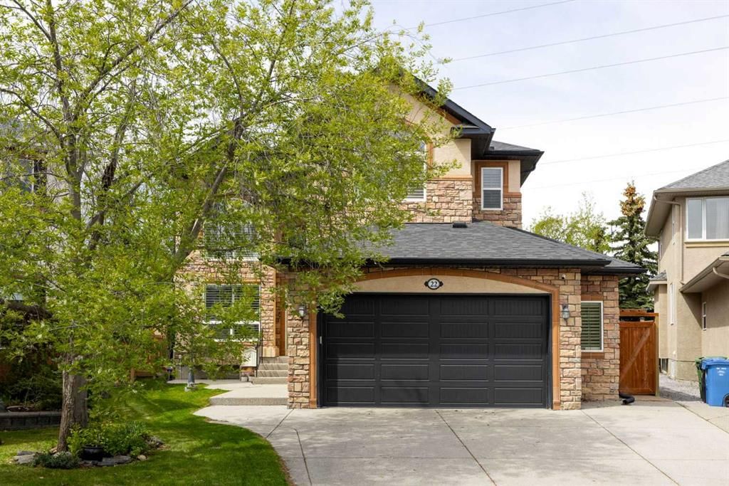 22 Strathridge Court SW, Calgary — photo 2 of 50