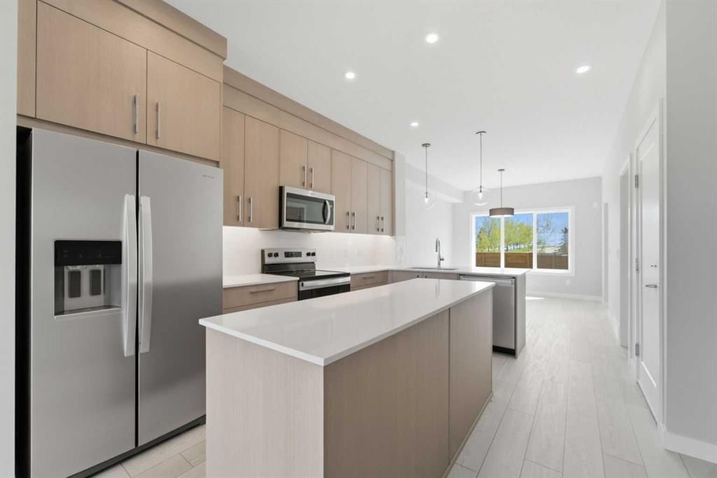 10001 Huxbury Drive NE, Calgary — photo 3 of 35