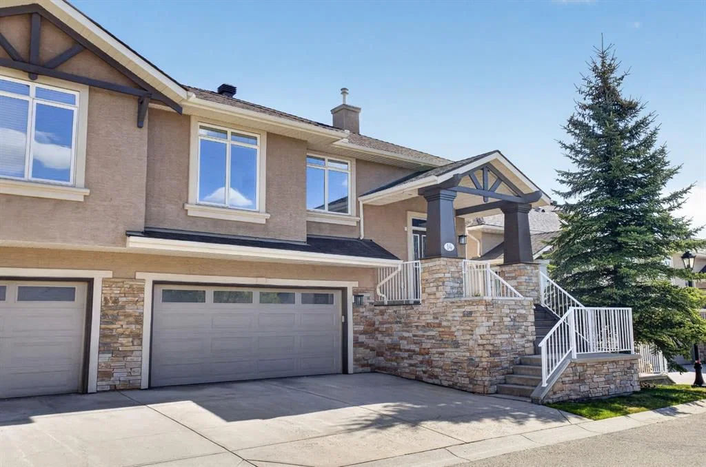 14 Discovery Woods Villas SW, Calgary — photo 2 of 23