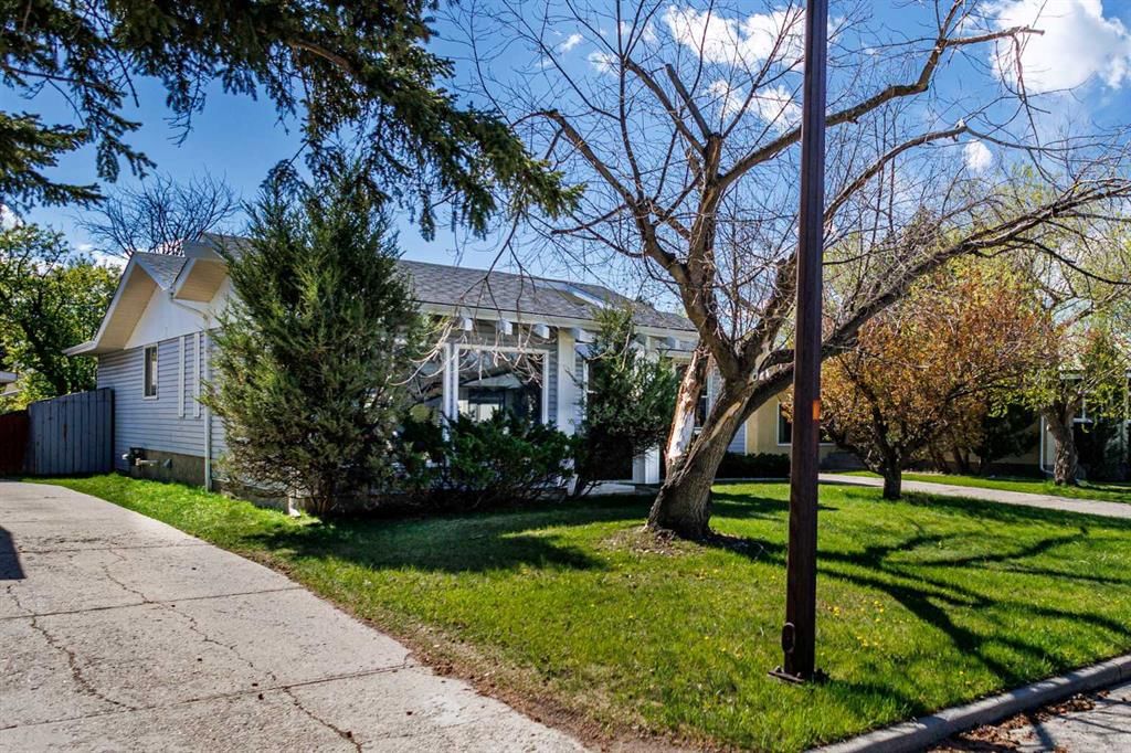 5876 Dalcastle Drive NW, Calgary — main listing photo