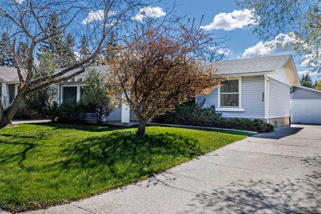 5876 Dalcastle Drive NW, Calgary — photo 4 of 42