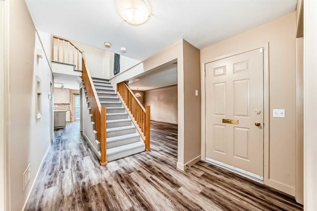 2518 21 Street SW, Calgary — photo 4 of 50