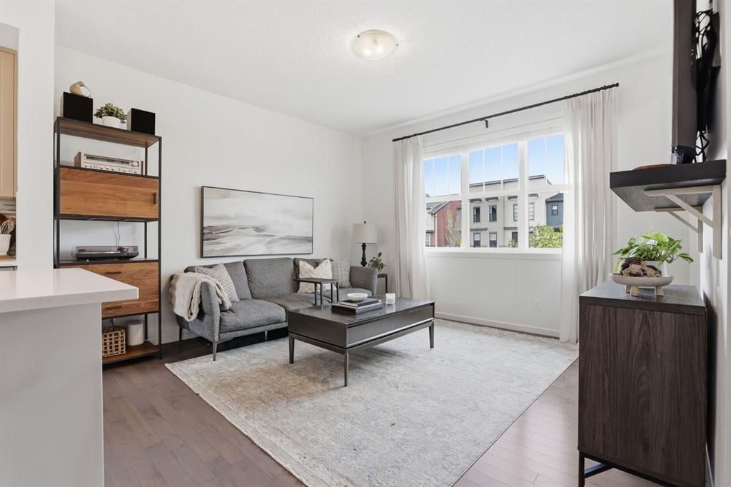 648 Walden Drive SE, Calgary — photo 3 of 50