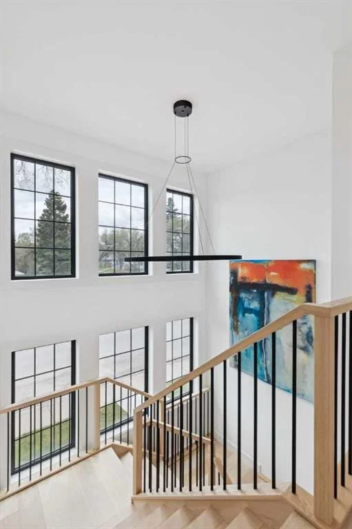 3728 5 Avenue SW, Calgary — photo 4 of 46