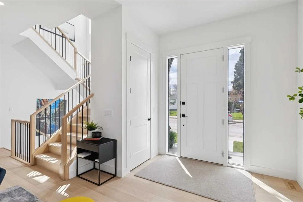 3728 5 Avenue SW, Calgary — photo 5 of 46