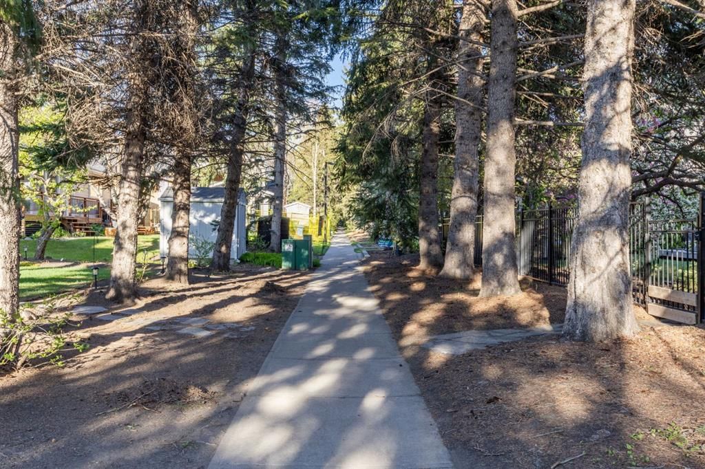 26 Varsplain Place NW, Calgary — photo 5 of 49