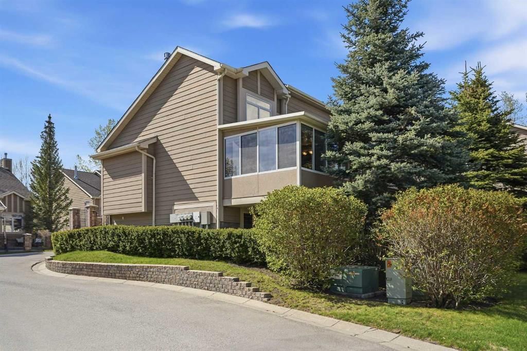 18 Varsity Estates Park NW, Calgary — photo 2 of 33