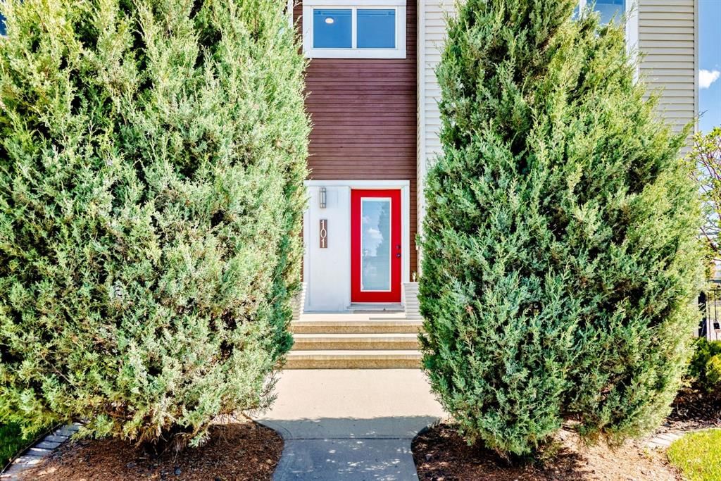 101 Copperstone Circle SE, Calgary — photo 3 of 49
