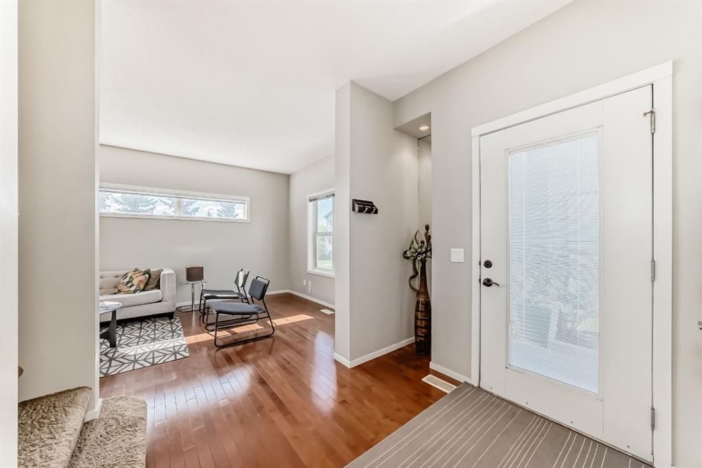 101 Copperstone Circle SE, Calgary — photo 4 of 49