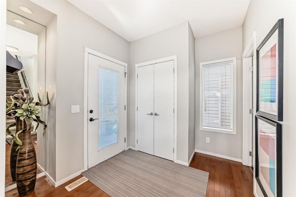 101 Copperstone Circle SE, Calgary — photo 5 of 49