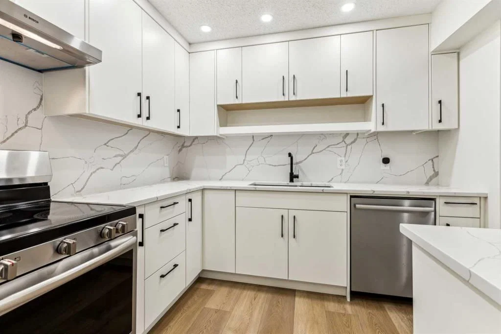 1101, 2520 Palliser Drive SW, Calgary — main listing photo