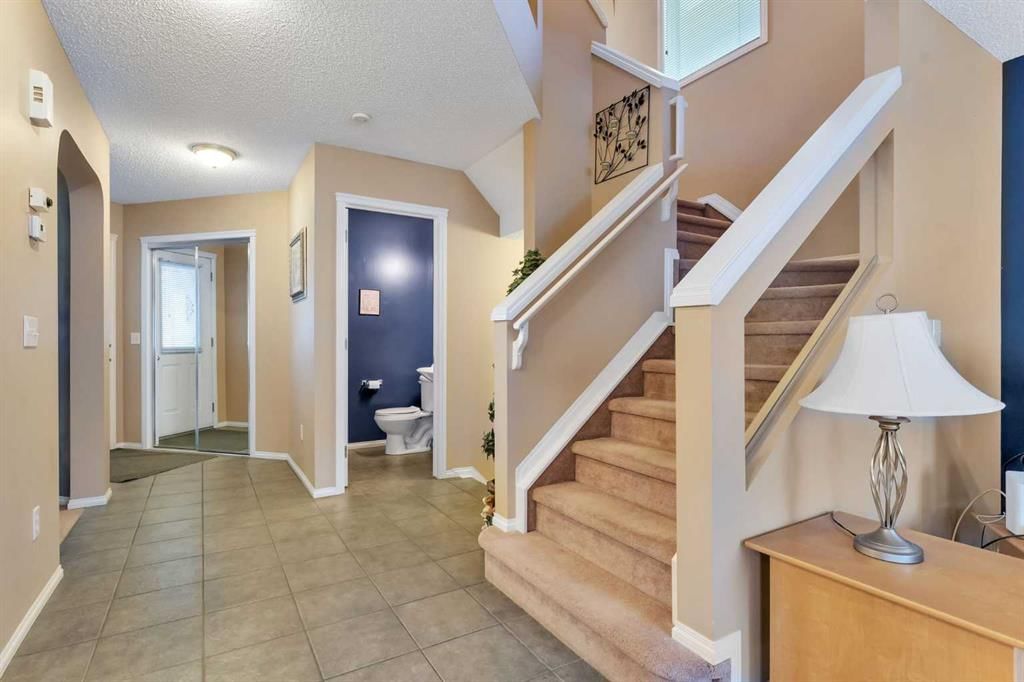 15 Saddletree Drive NE, Calgary — photo 5 of 41