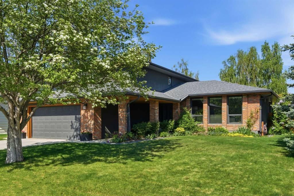 423 Lake Simcoe Crescent SE, Calgary — photo 2 of 49