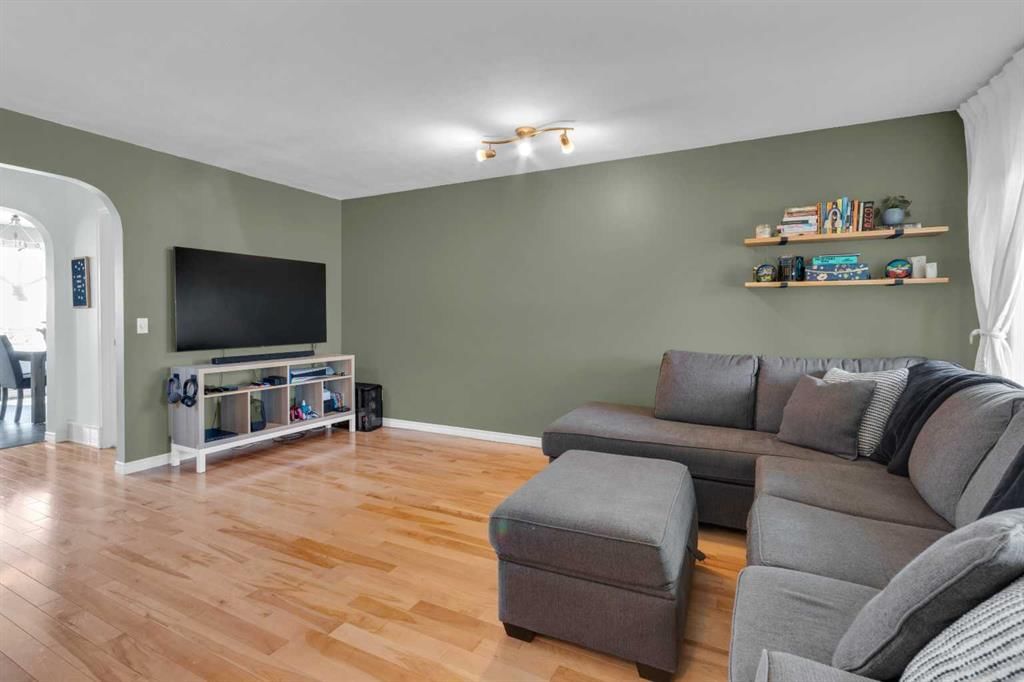 111 Arbour Meadows Close NW, Calgary — photo 2 of 35