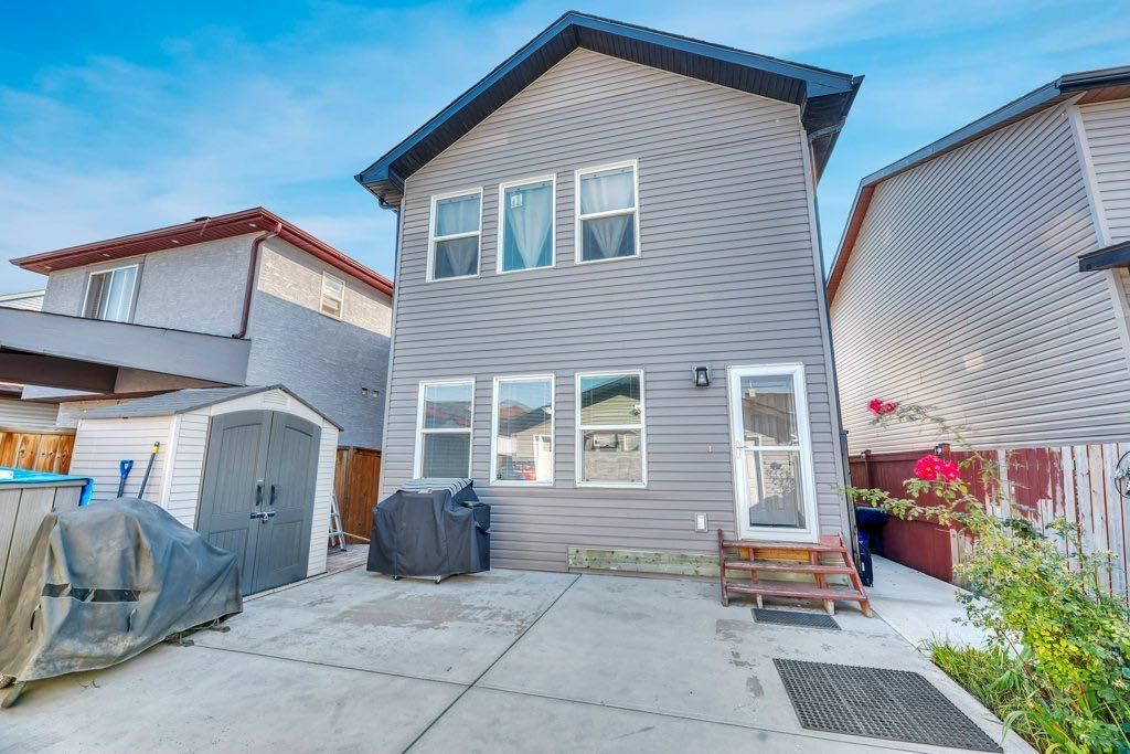 319 Saddlebrook Circle NE, Calgary — photo 5 of 41