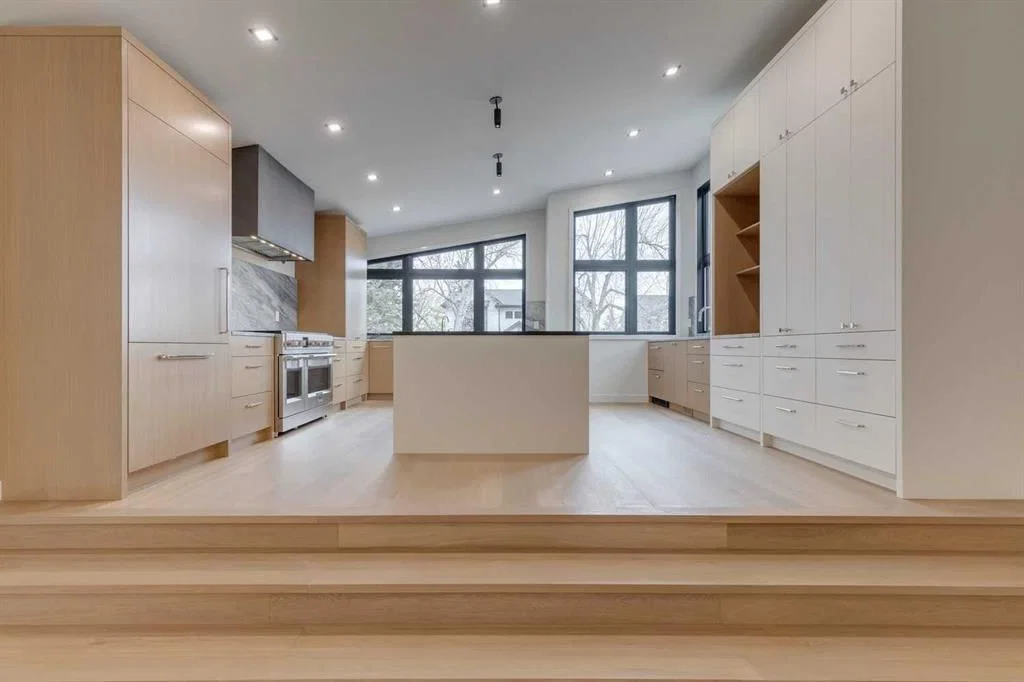 3423 23 Street NW, Calgary — photo 3 of 49