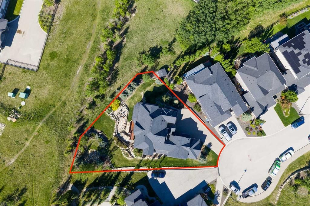 250 CRESTRIDGE Place SW, Calgary — photo 3 of 49