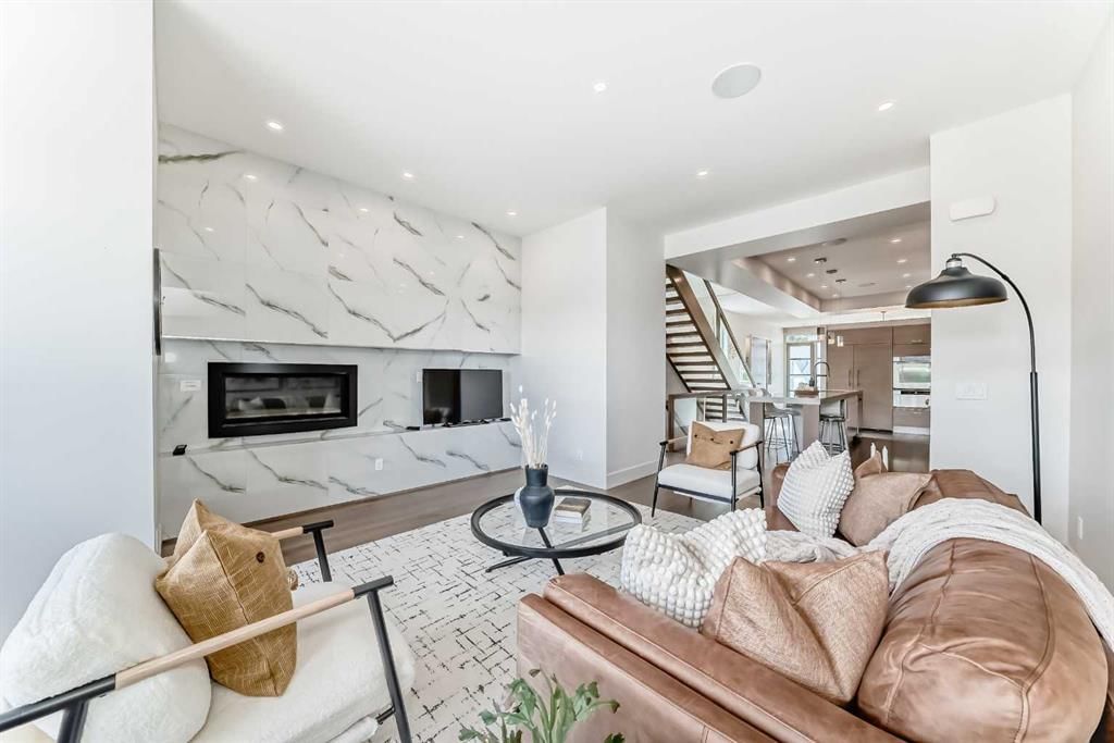 4906 21 Street SW, Calgary — photo 4 of 49