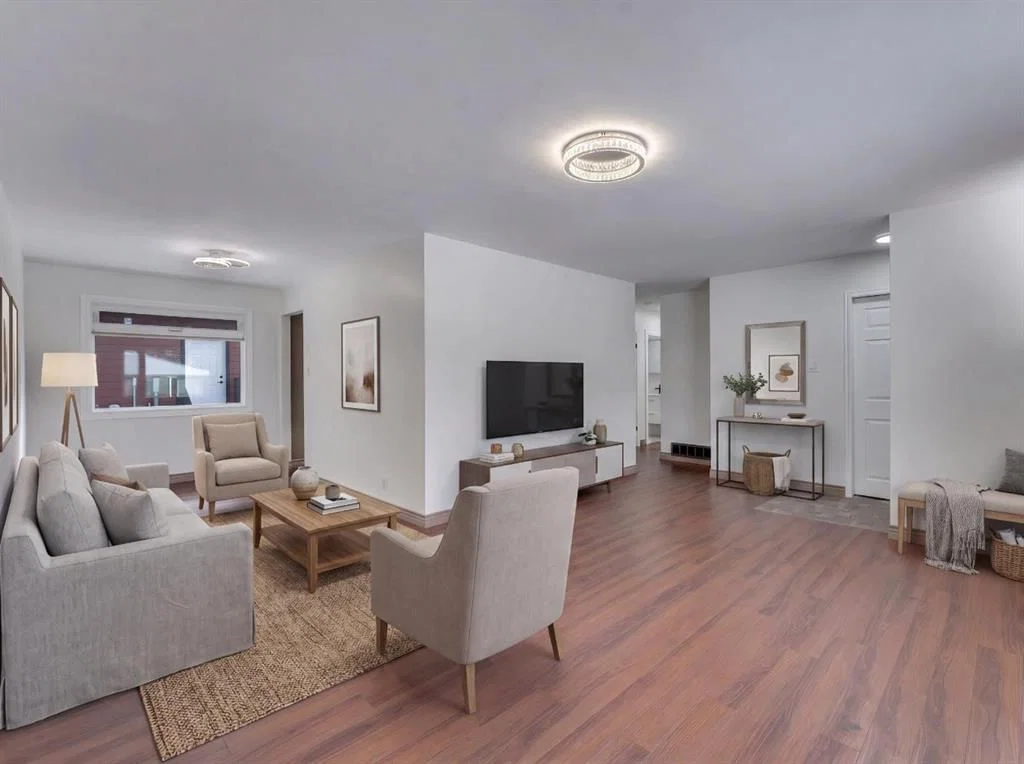 4824 Claret Street NW, Calgary — photo 3 of 43