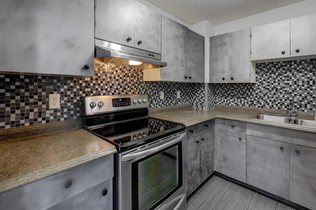 24, 116 Silver Crest Drive, Calgary — photo 4 of 48