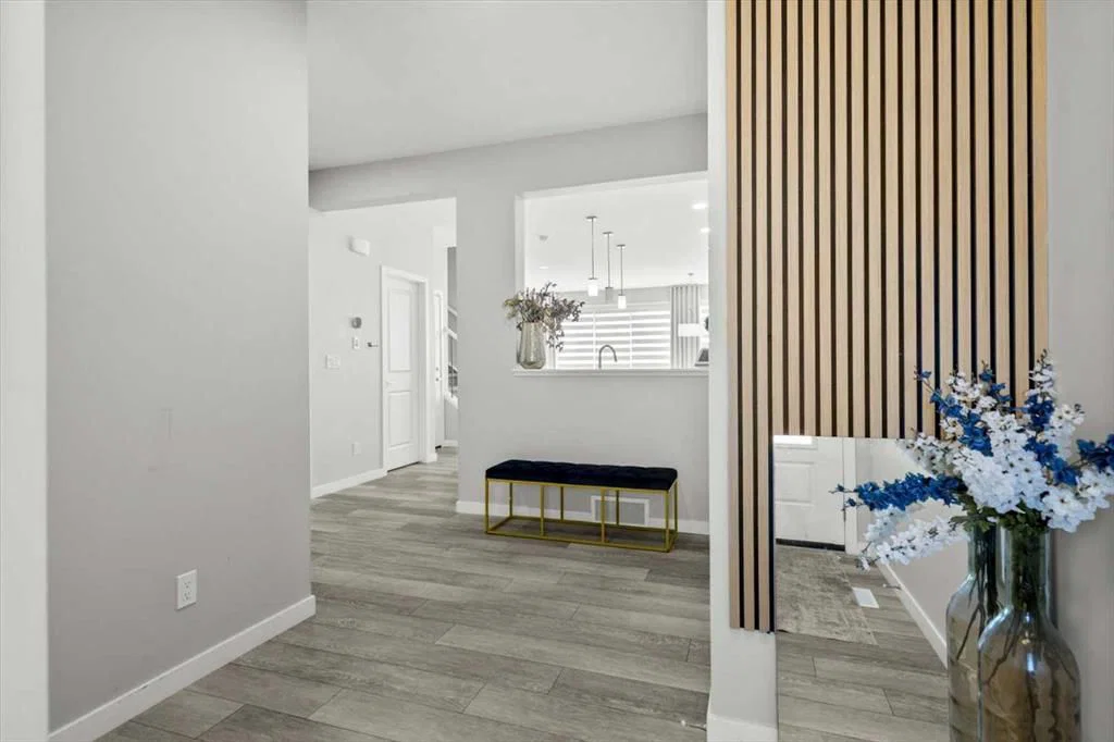 243 Silver Spruce Grove SW, Calgary — photo 4 of 42
