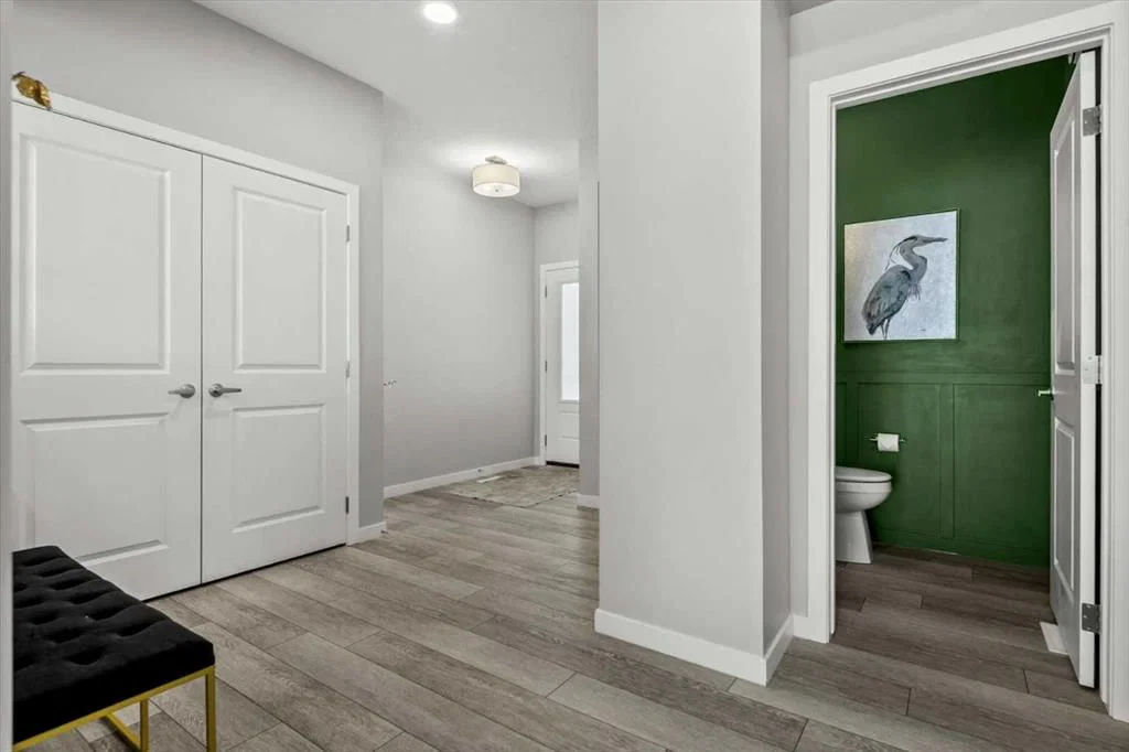 243 Silver Spruce Grove SW, Calgary — photo 5 of 42