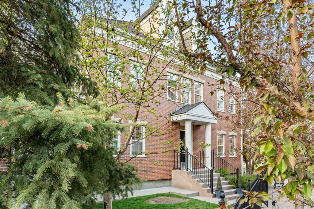 230 Garrison Square SW, Calgary — main listing photo