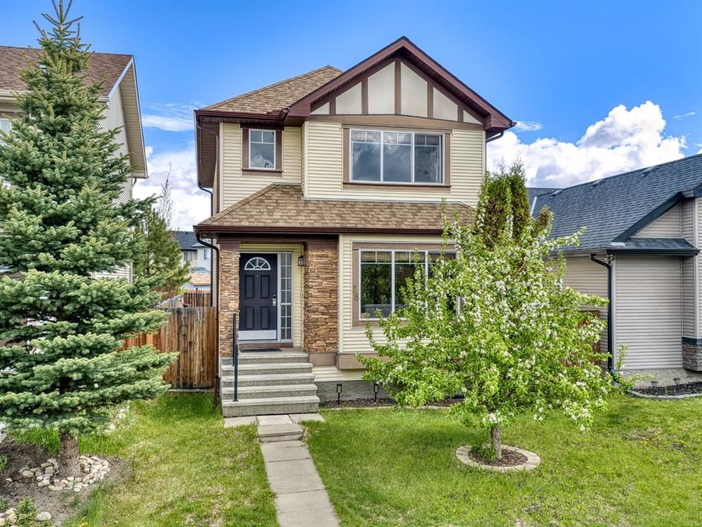 28 Cranberry Lane SE, Calgary — main listing photo