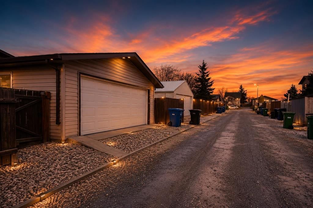 24 Bedford Road NE, Calgary — photo 3 of 20