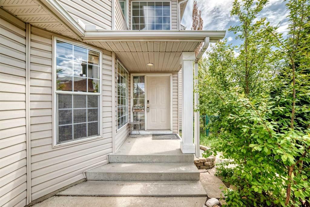 177 Douglas Glen Heath SE, Calgary — photo 2 of 35