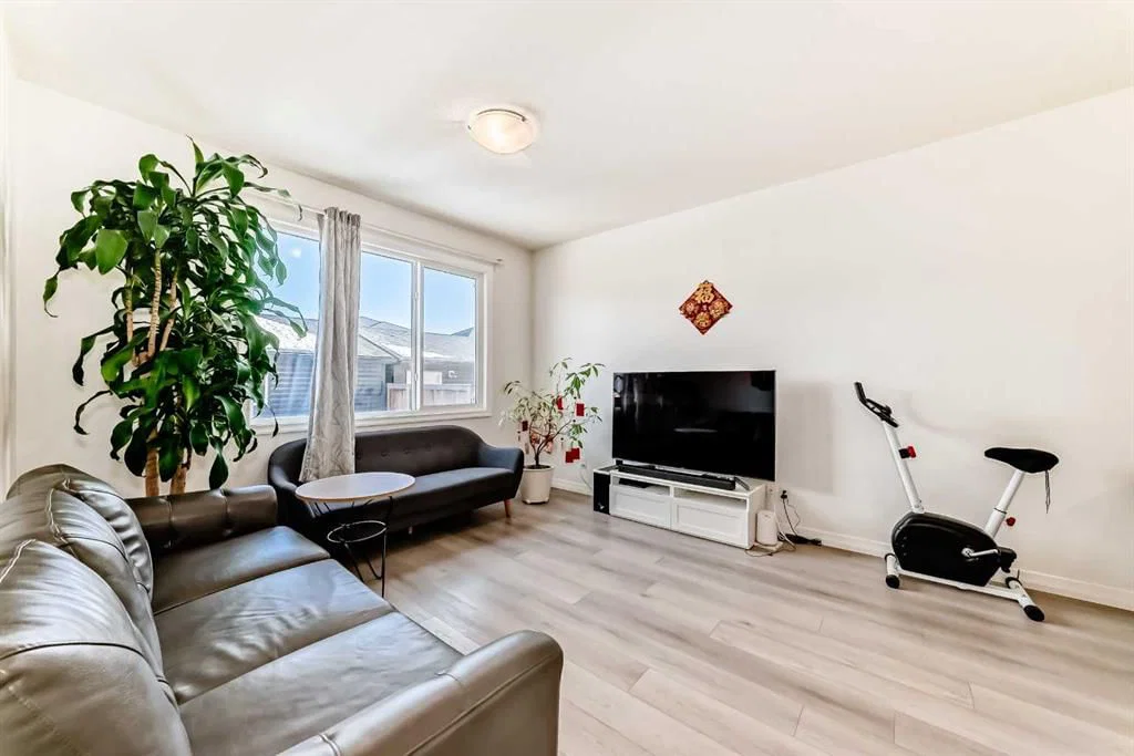 108 Wolf Creek Manor SE, Calgary — photo 4 of 21