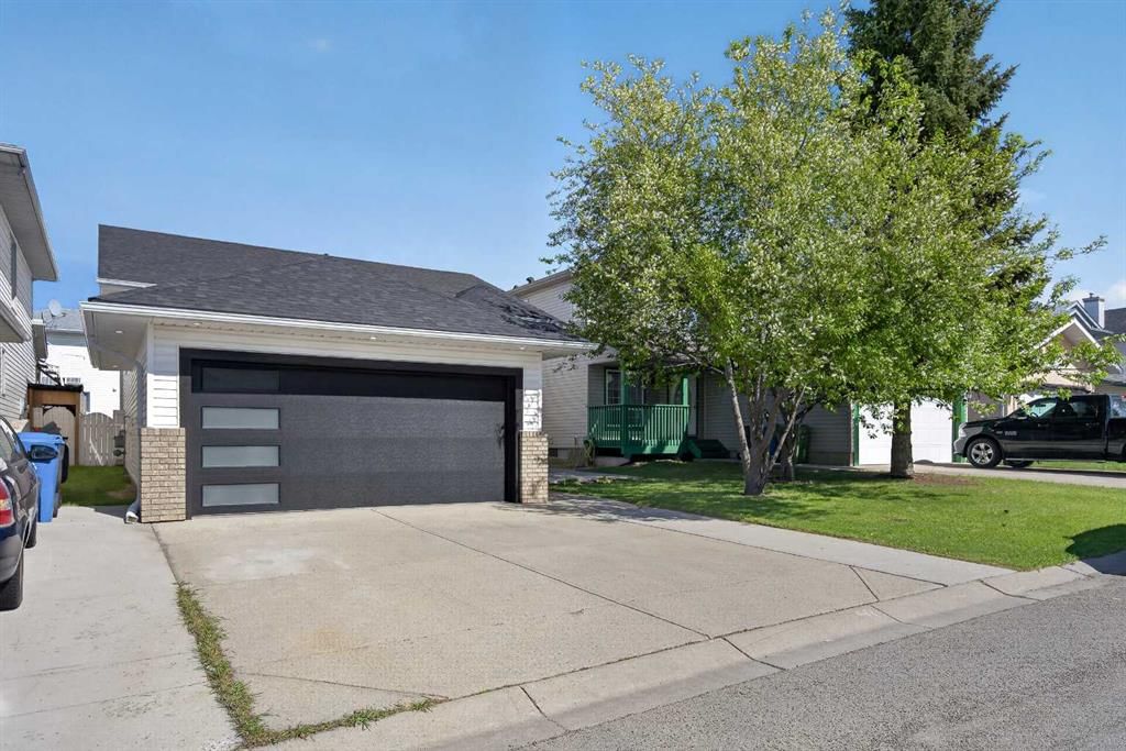 215 Del Ray Road NE, Calgary — photo 5 of 49