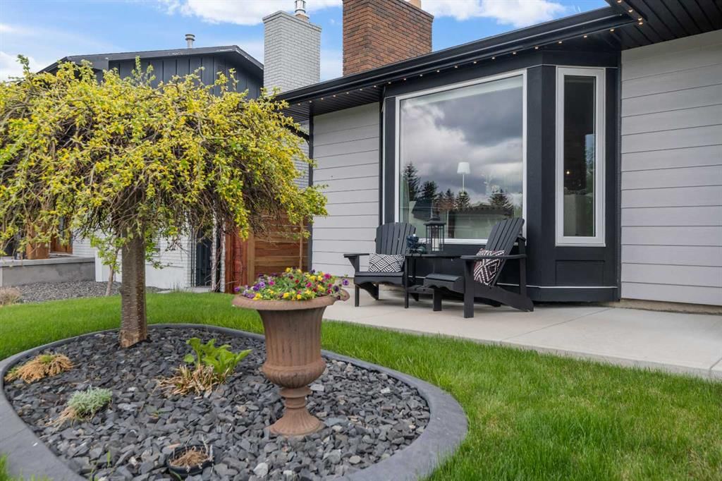 14519 Parkside Drive SE, Calgary — photo 3 of 50