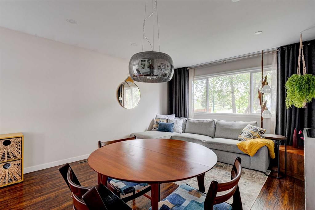 1618 43 Street SW, Calgary — photo 3 of 45