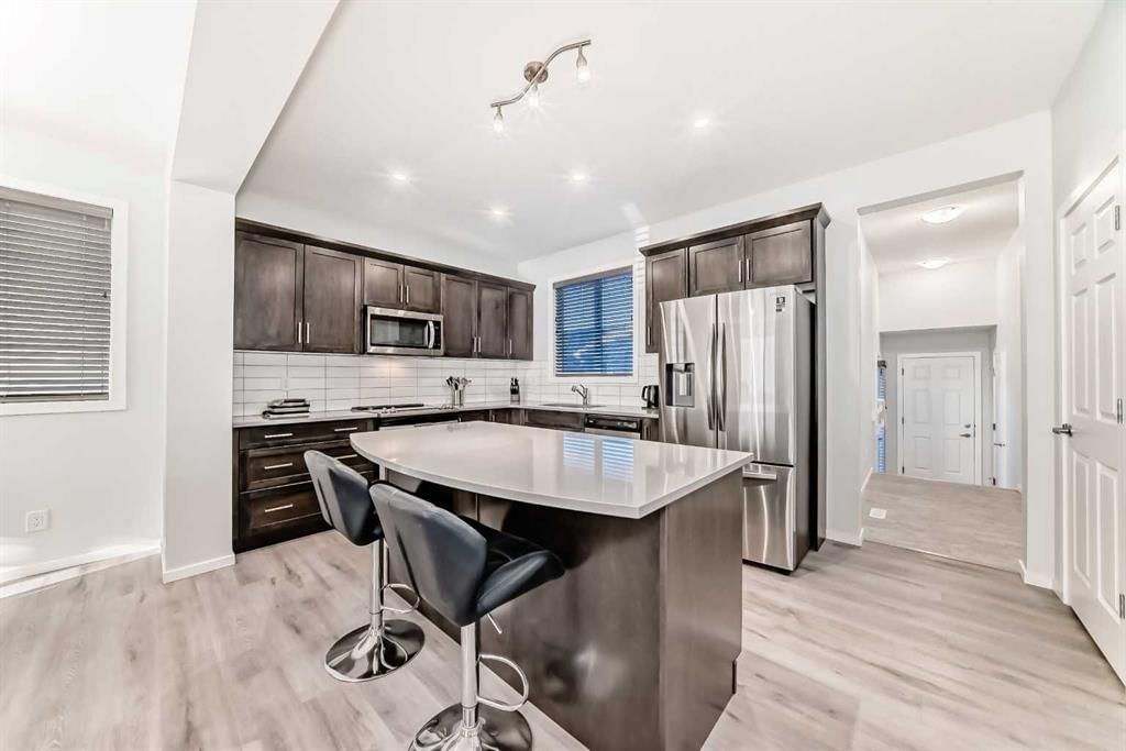 412 Yorkville Avenue SW, Calgary — photo 4 of 46