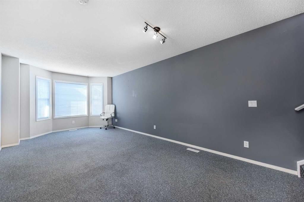 171 Saddlemead Green NE, Calgary — photo 5 of 35