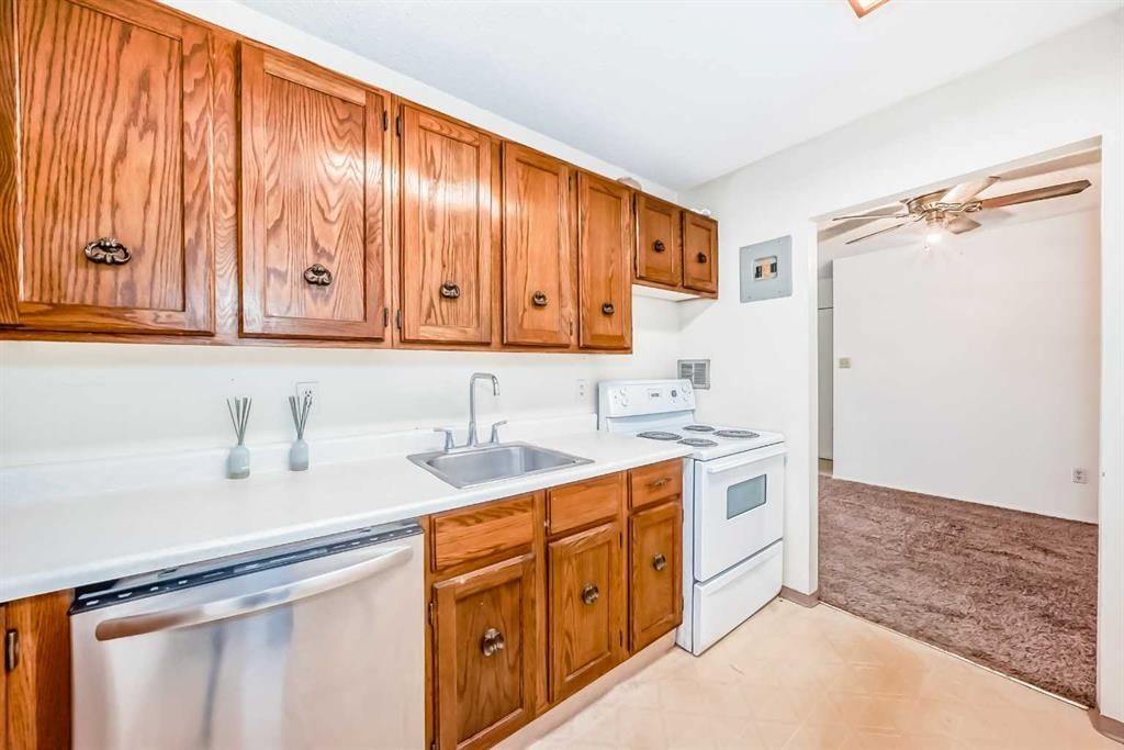 1312, 315 Southampton Drive SW, Calgary — photo 4 of 31