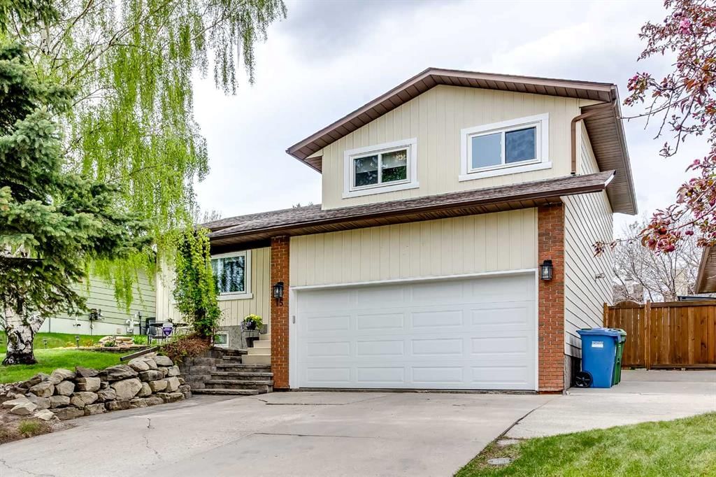 15 Bearberry Crescent NW, Calgary — main listing photo