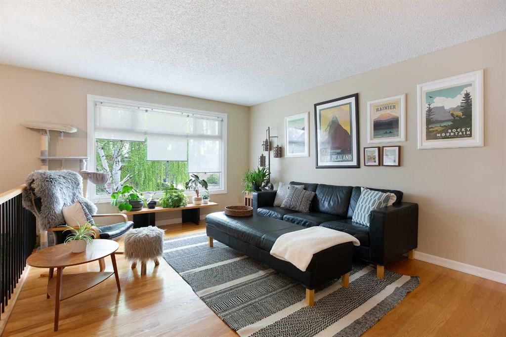 15 Bearberry Crescent NW, Calgary — photo 4 of 31