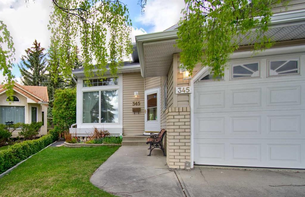 345 Sandringham Court NW, Calgary — photo 2 of 42