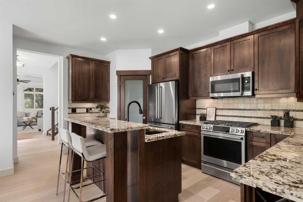 2341 6 Avenue NW, Calgary — photo 5 of 48