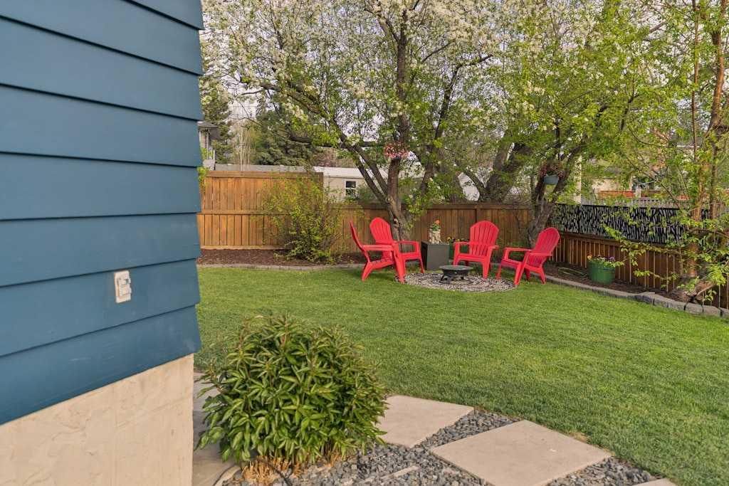 6216 Dalsby Road NW, Calgary — photo 4 of 49
