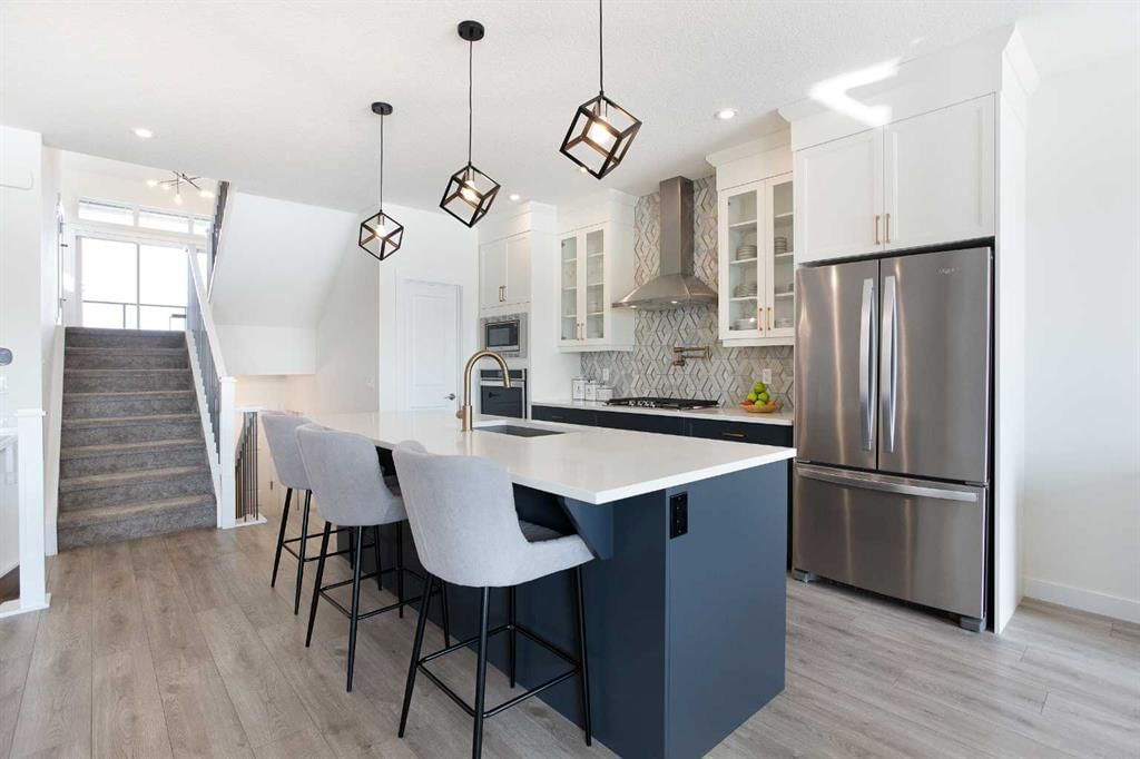 152 Cranbrook Gardens SE, Calgary — photo 4 of 30